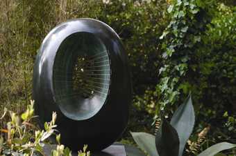 Barbara Hepworths Garden AM12