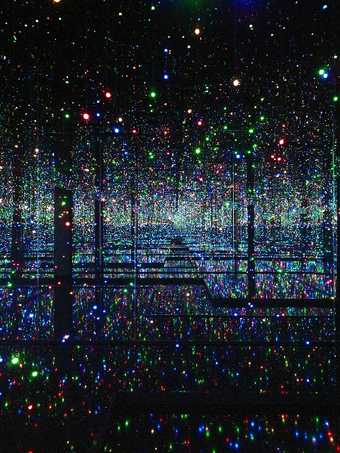 Yayoi Kusama Studio Infinity Mirrored Room – Filled with the Brilliance of Life 201